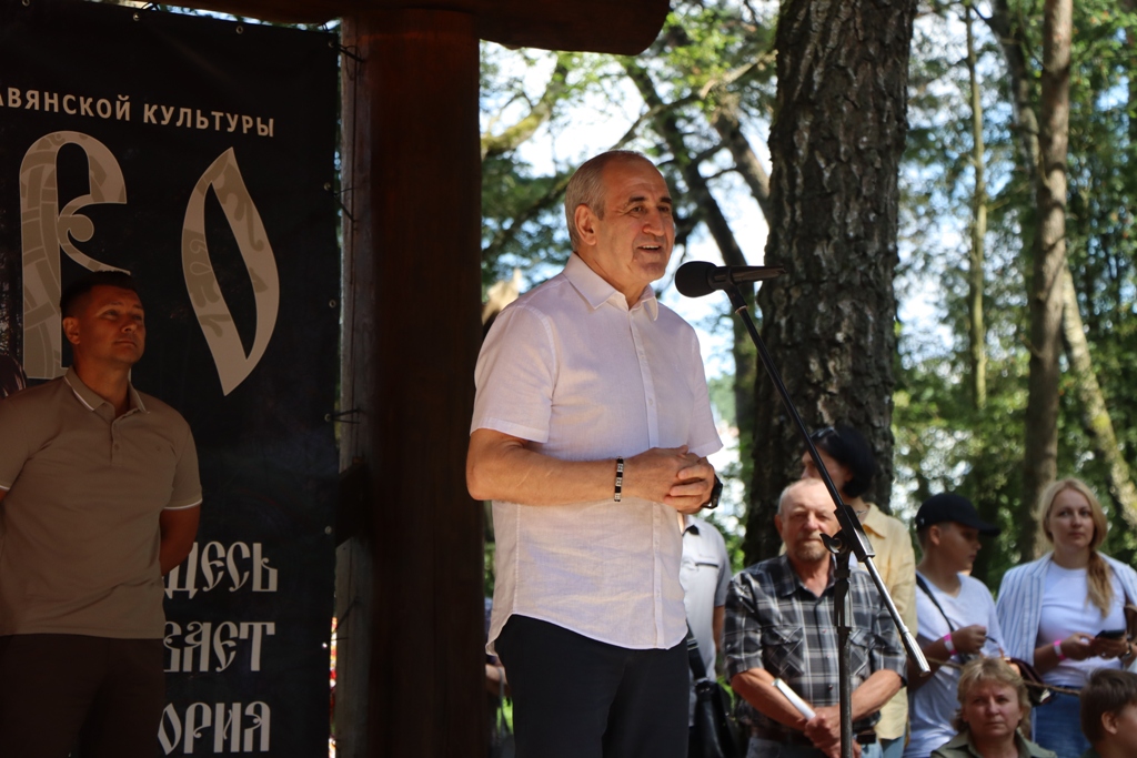 Сергей Неверов принял участие в открытии фестиваля в Гнёздове
