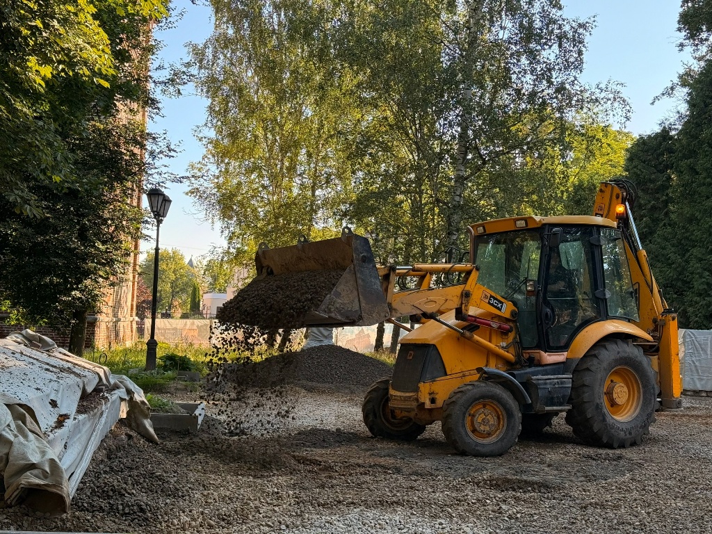 Мэр Смоленска недоволен ходом благоустройства cквера Памяти воинов-интернационалистов