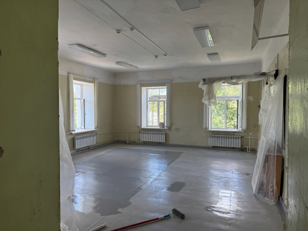 В смоленской гимназии имени Н. М. Пржевальского приступили к внутренней отделке