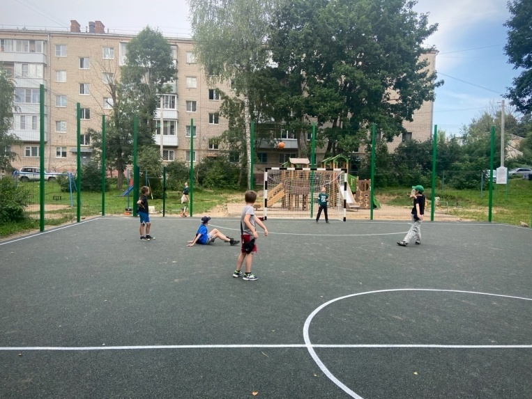 В Смоленске появилась новая футбольная площадка