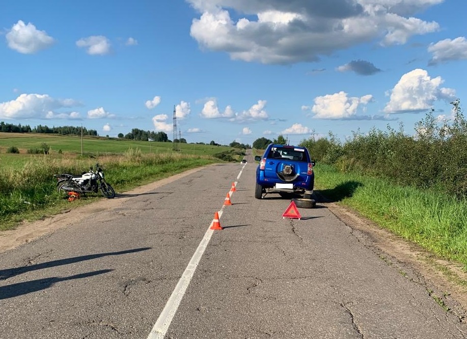 14-летний водитель мопеда пострадал в результате ДТП в Ярцевском округе