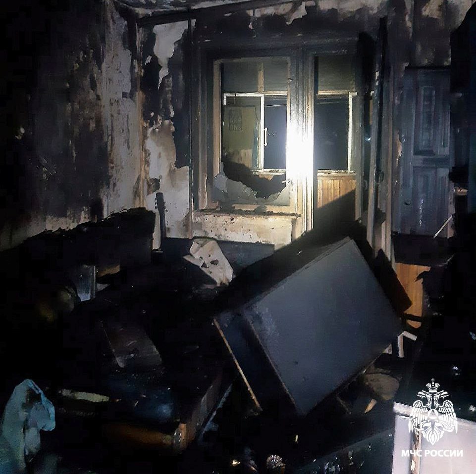 В городе Сафоново горела квартира в многоэтажном доме