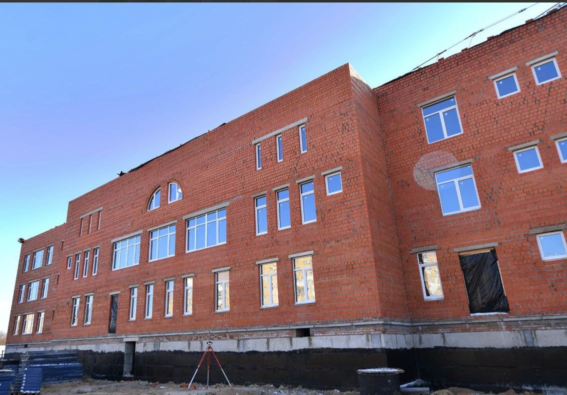 Василий Анохин держит на контроле строительство и ремонт объектов инфраструктуры в Смоленской области