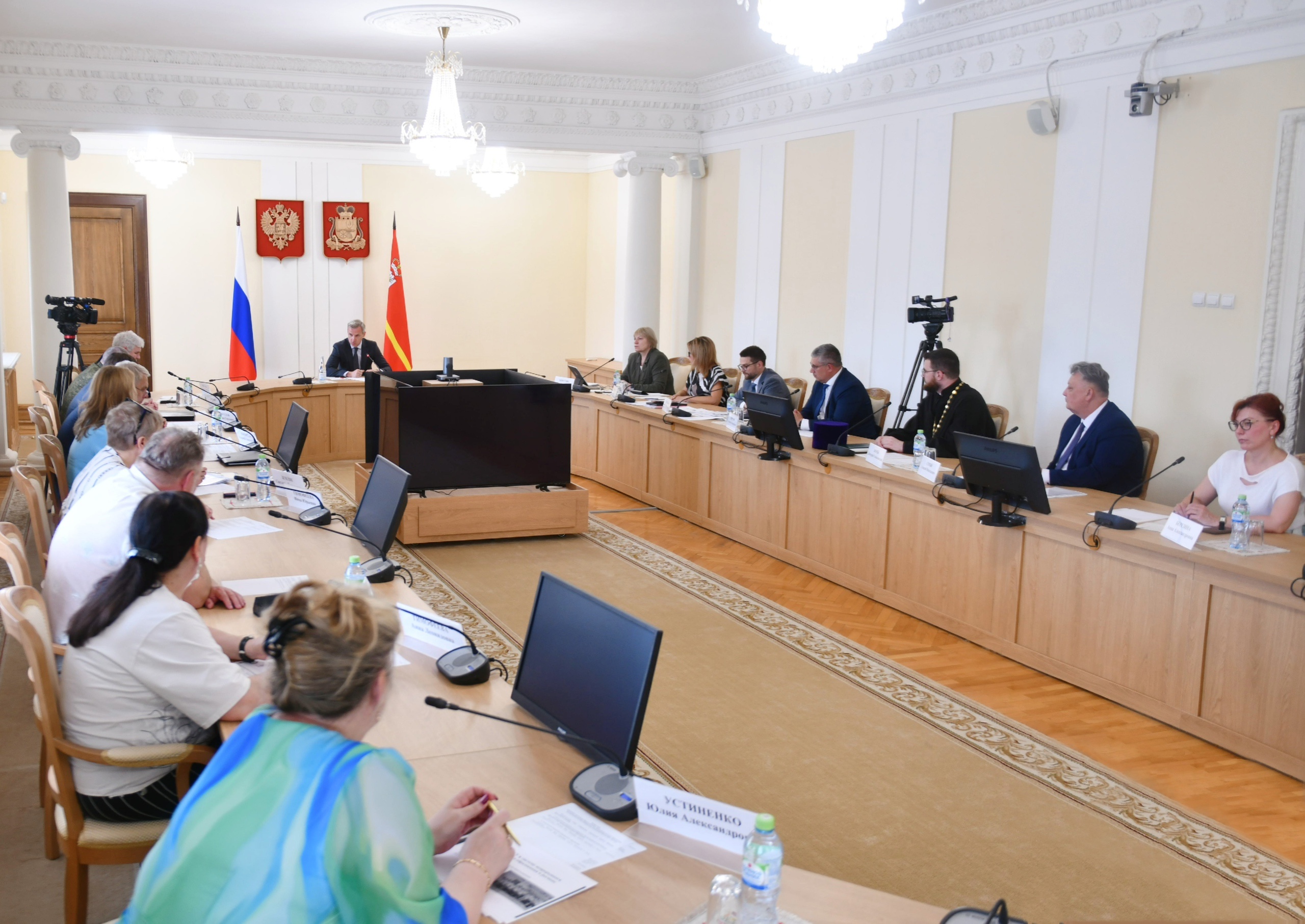 Василий Анохин обсудил с ректорами вузов создание системы непрерывной подготовки кадров в Смоленской области