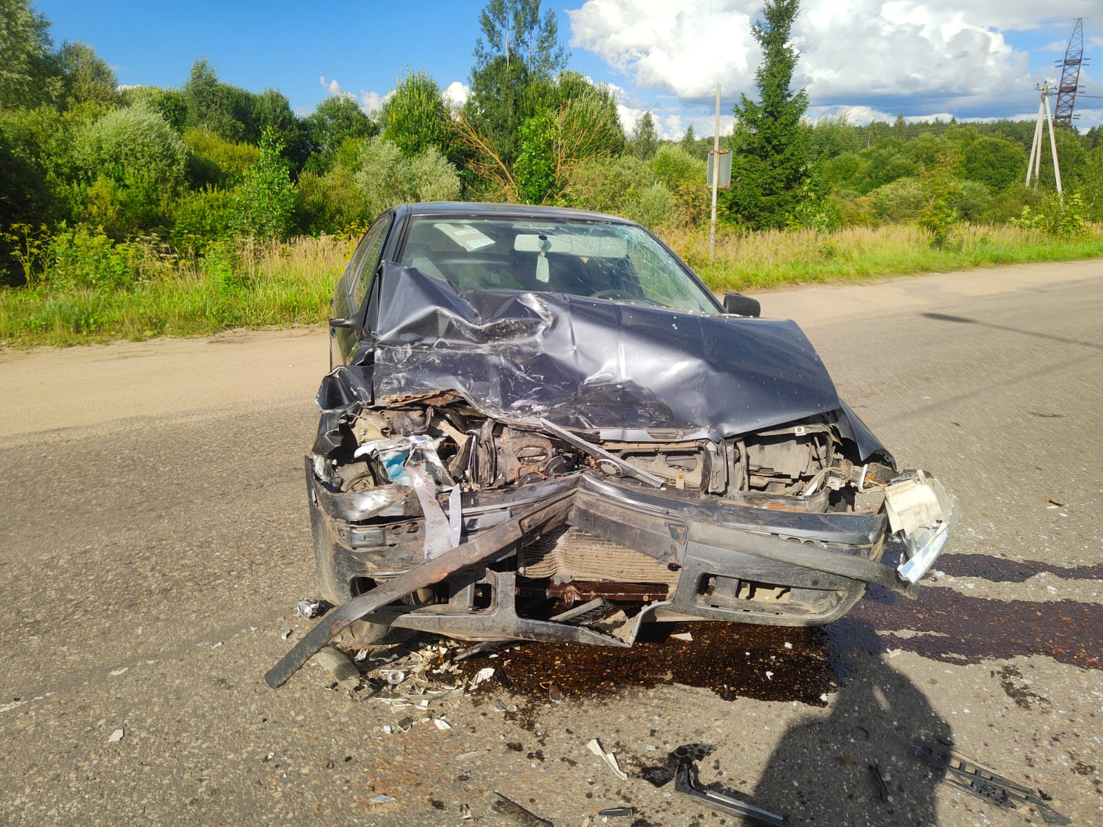 В Гагарине столкнулись Skoda Octavia и Chevrolet Niva: два человека пострадали