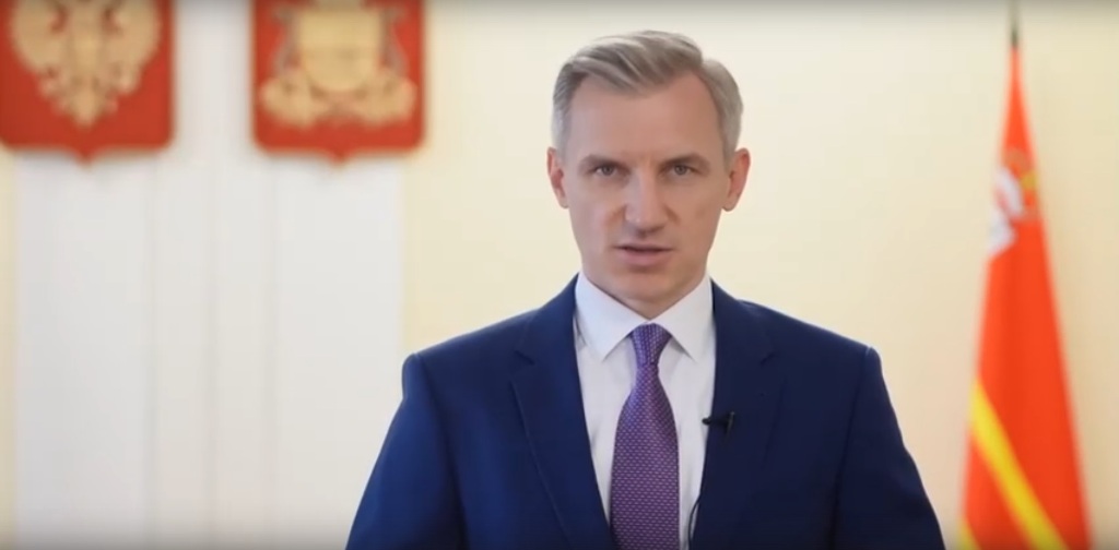 Губернатор Василий Анохин опубликовал видеообращение к смоленским строителям