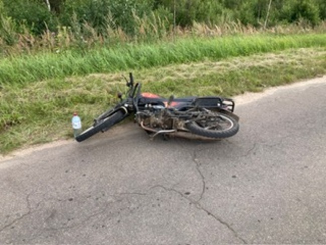 В Демидовском округе 16-летний подросток перевернулся на мопеде