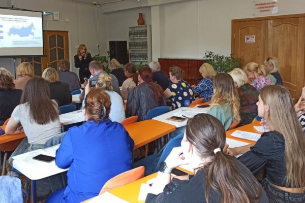 В Смоленске началось обучение претендентов в общественные наблюдатели на выборах в горсовет