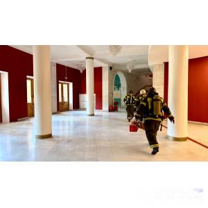 Нешуточные страсти: в Смоленском драмтеатре прошла «огненная» постановка пожарных