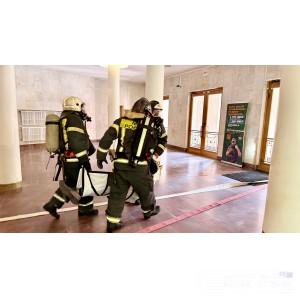 Нешуточные страсти: в Смоленском драмтеатре прошла «огненная» постановка пожарных