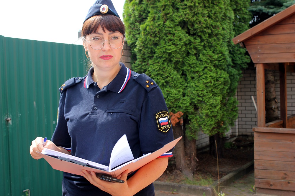 Приставы помогли смолянину получить компенсацию морального вреда