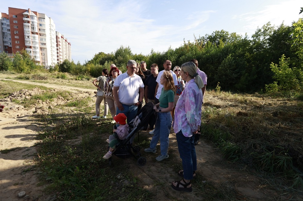 Мэр Смоленска проводит рабочий объезд Ленинского района