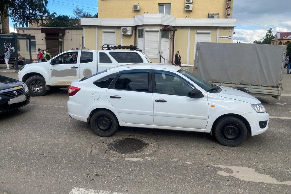 В городе Гагарин внедорожник сбил 11-летнего ребёнка