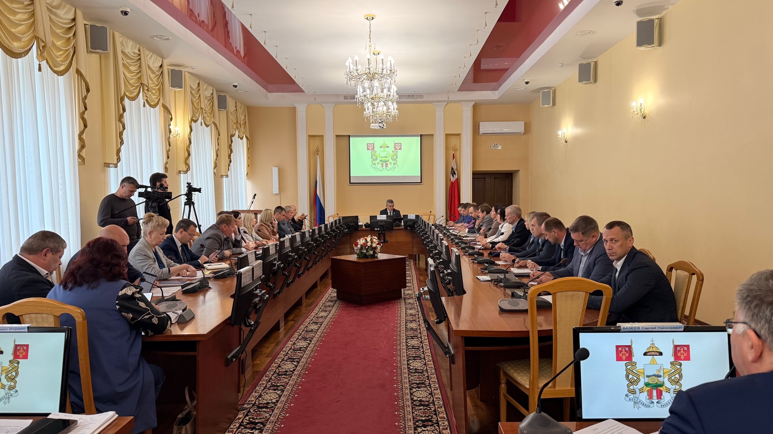 1 сентября, подготовка к зиме и благоустройство территорий: в Смоленске прошла планёрка