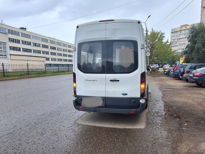 В Смоленске женщина упала в салоне маршрутки и получила травмы