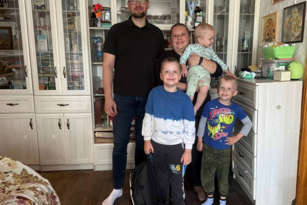 Добрая акция «Единой России» «Собери ребёнка в школу» шагает по всей Смоленщине