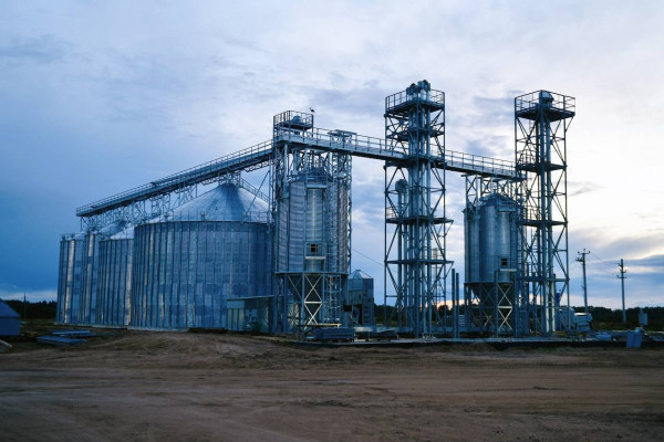 В Смоленской области готовятся к запуску нового зерносушильного комплекса