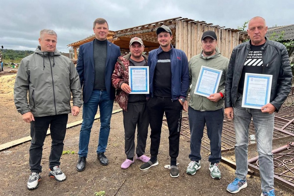 «Единая Россия» поблагодарила смолян, помогающих участникам СВО