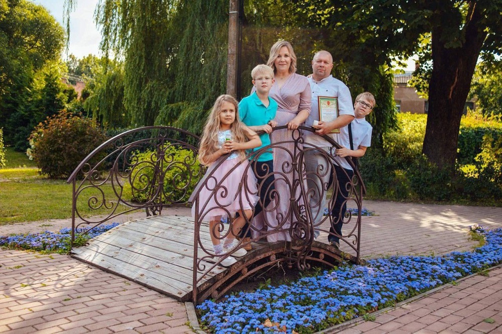 Смоленским многодетным семьям помогают с погашением ипотеки