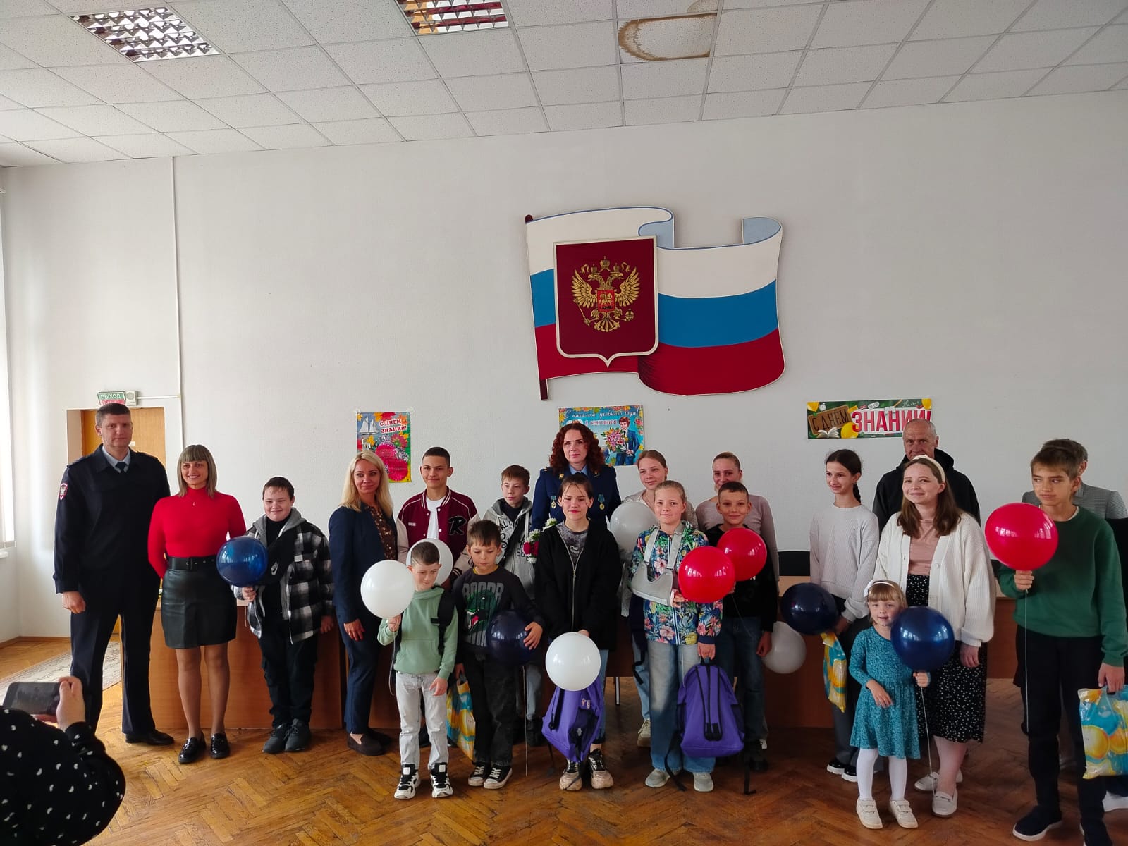 Смоленские транспортные полицейские приняли участие в акции «Помоги собраться в школу»