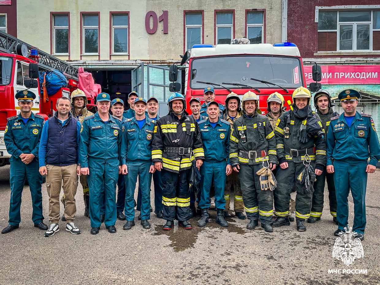  В Смоленске проводили на пенсию заслуженного пожарного