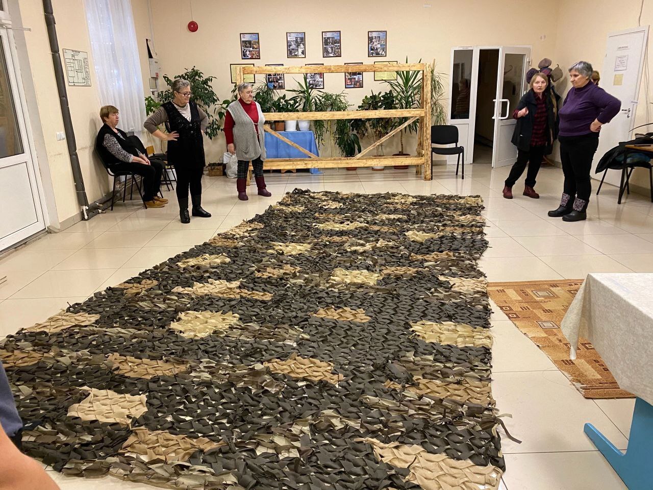 От концертов до маскировочных сетей: вязьмичи помогают бойцам