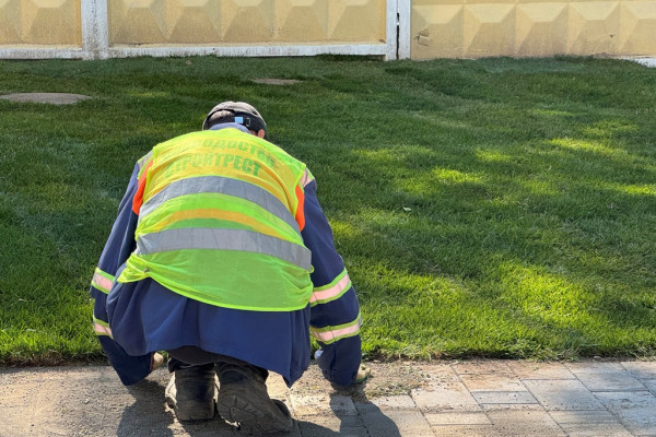 На улице Реввоенсовета в Смоленске завершают благоустройство сквера