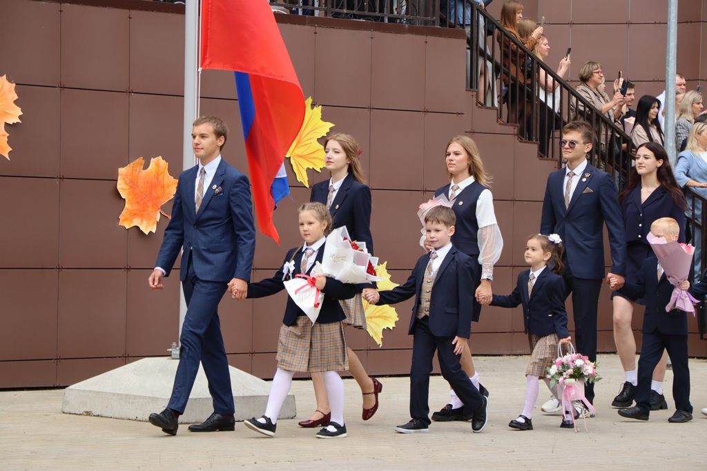 Смоленскому Многопрофильному лицею в Соловьиной роще – один год