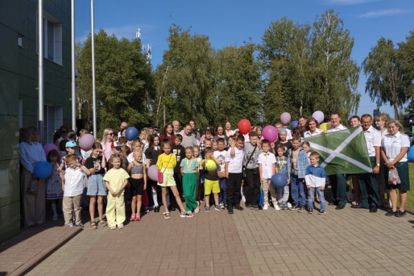 Смоленские таможенники поздравили детей с началом учебного года