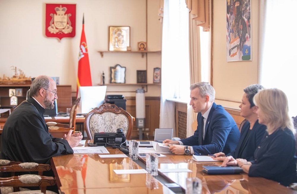 Смоленский губернатор встретился с руководителем фонда «Круг добра»