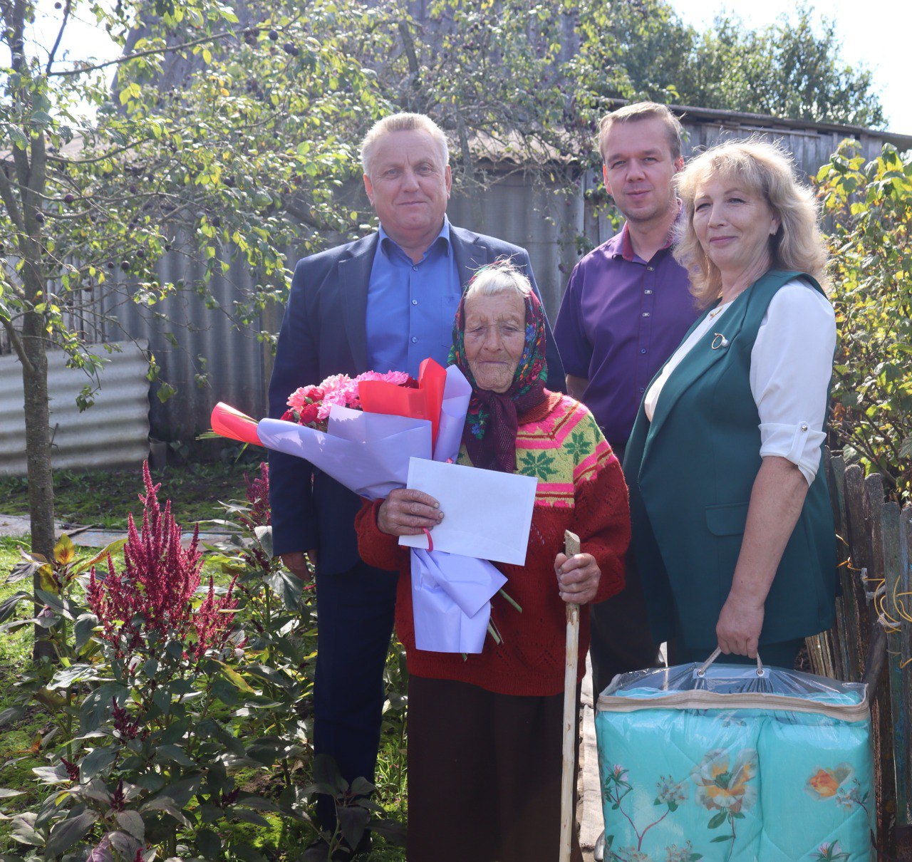 Труженица тыла из  Монастырщины отметила 95-летие