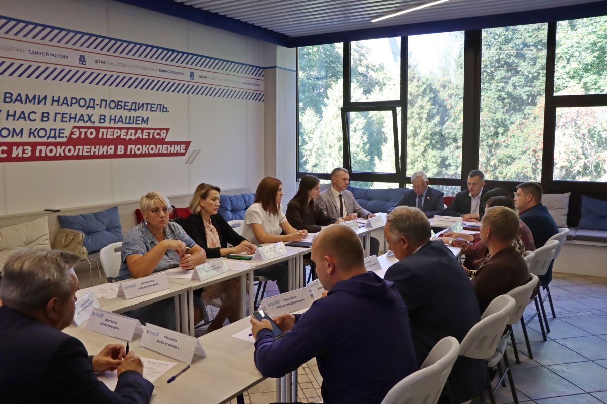 В Смоленске обсудили организацию вывоза крупногабаритных отходов