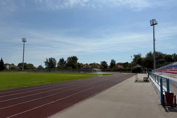 Смоленские энергетики «Россети Центр» завершили работы по устройству освещения стадиона в Вязьме