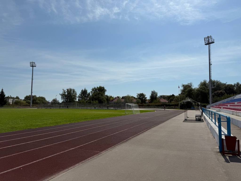 Смоленские энергетики «Россети Центр» завершили работы по устройству освещения стадиона в Вязьме