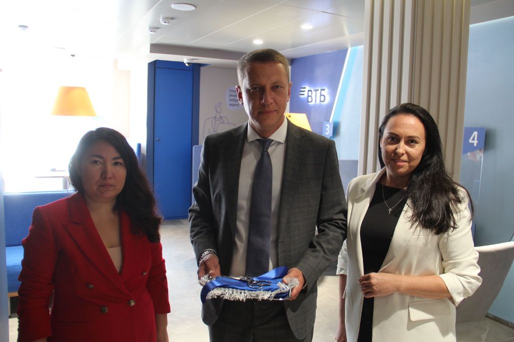 Новый офис ВТБ открылся на улице Николаева в Смоленске