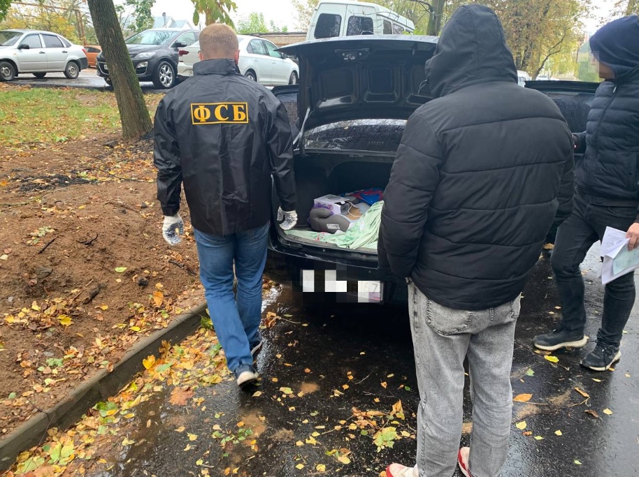 Оперативники смоленского УФСБ перекрыли канал незаконной миграции 