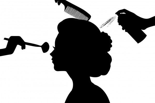 Жители Смоленской области потратили на парикмахеров и косметологов 799 млн рублей