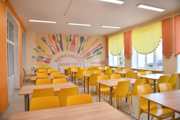 Более 21 млн рублей на школьные столовые: Смоленская область улучшает питание учеников