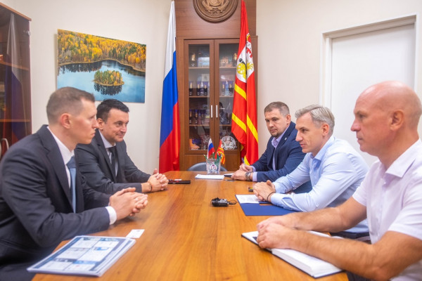 Губернатор Смоленской области встретился с директором «Вартона»