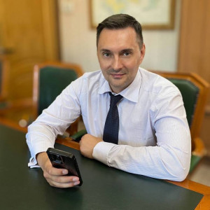 Депутаты Смоленской областной Думы голосуют на выборах в Смоленский городской Совет