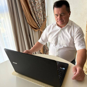 Депутаты Смоленской областной Думы голосуют на выборах в Смоленский городской Совет