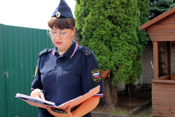 В Смоленске приставы взыскали с застройщика неустойку и моральный вред за нарушения сроков сдачи квартиры