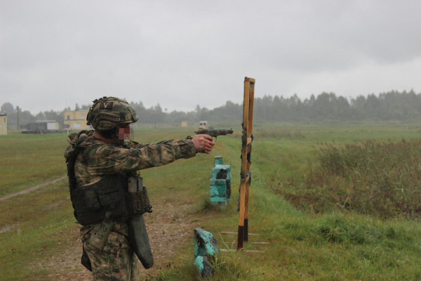 В Смоленске росгвардейцы прошли испытания на право ношения знака отличия полицейского спецназа 