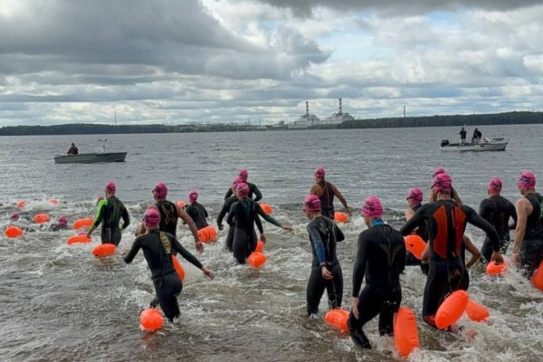 В городе-спутнике Смоленской АЭС состоялся юбилейный V международный заплыв X-WATERS Nuclear 2025