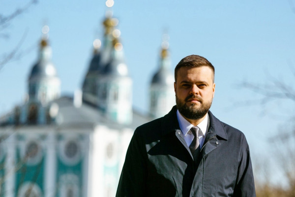 Артём Туров поздравил смолян с двойным праздником