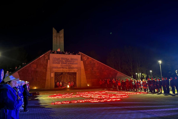 Сергей Неверов наградил патриотов на закрытии слёта «Послы Победы»