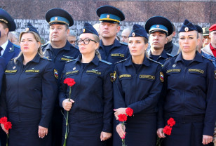 В Смоленске судебные приставы приняли участие в торжественном митинге
