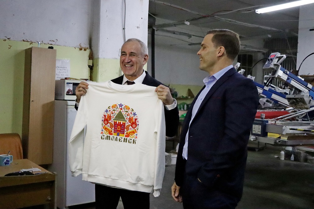 Сергей Неверов посетил смоленскую фабрику «ТексПром»