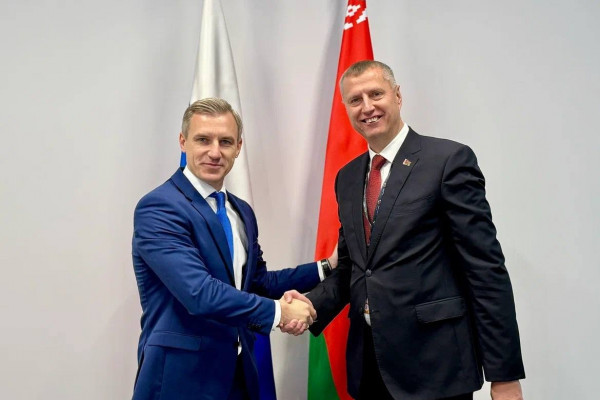 Губернатор Смоленской области провёл переговоры с главой Администрации Президента Республики Беларусь