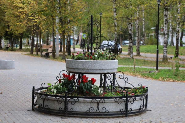 В Рославльском округе продолжается работа по улучшению городской среды